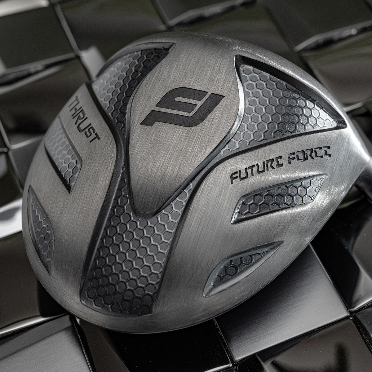ゴルフ ドライバー — 一年の歳月をかけて辿り着いた、理想の打球音｜Future Force