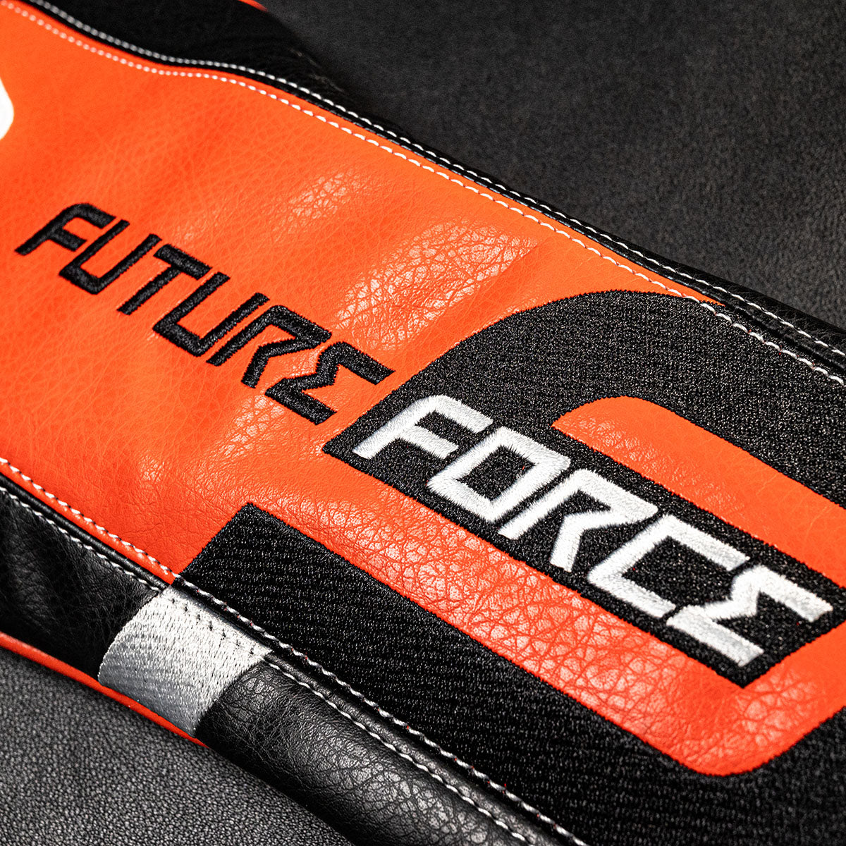 Future Force ドライバーヘッドカバー — ヴィヴィッド・ブレイズ