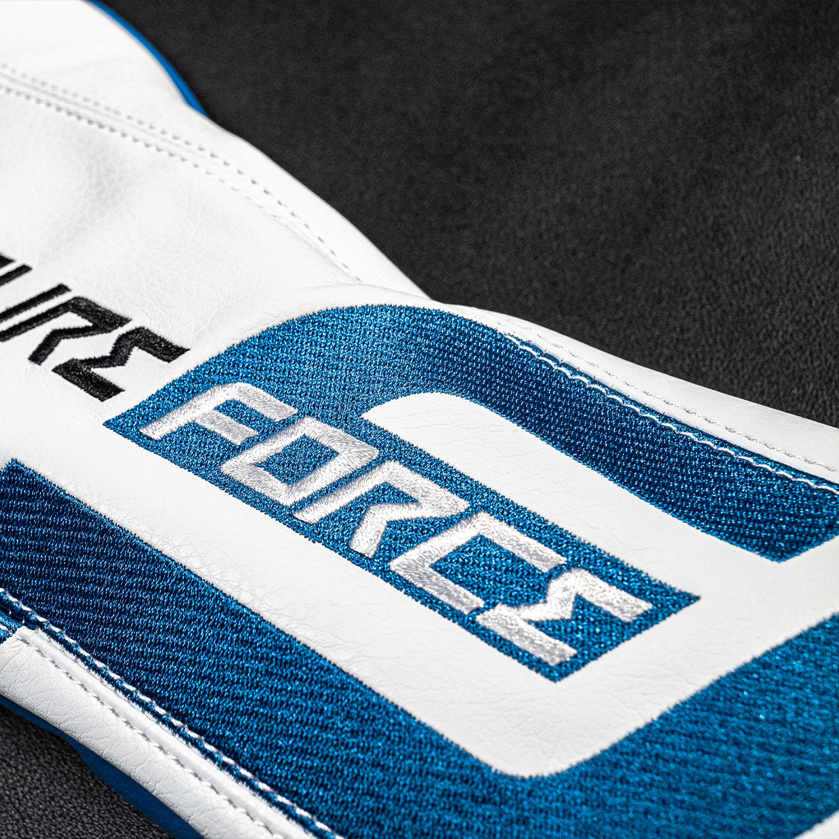 Future Force ドライバーヘッドカバー — ポーラー・ホワイト